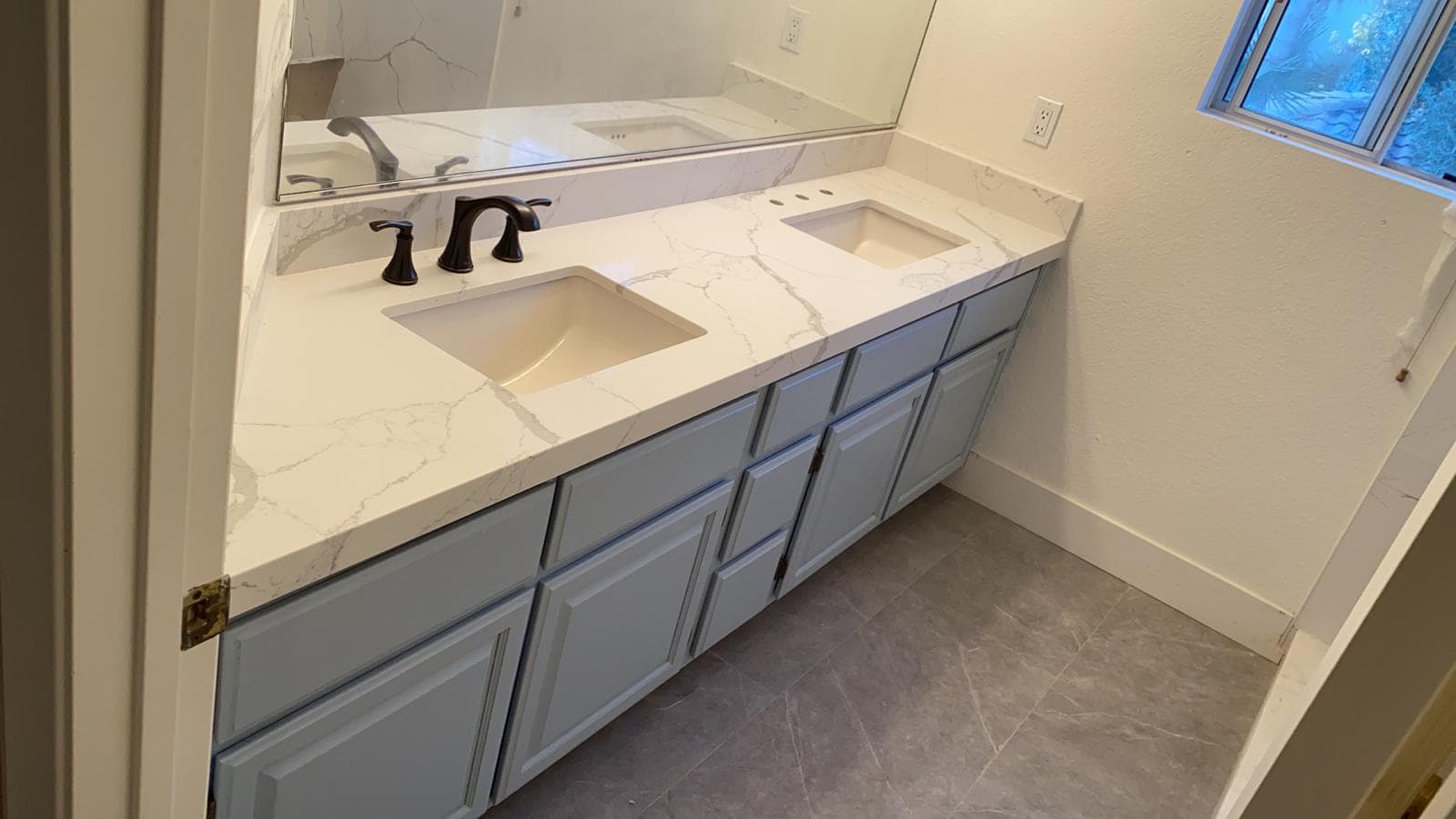 White granite bathroom
